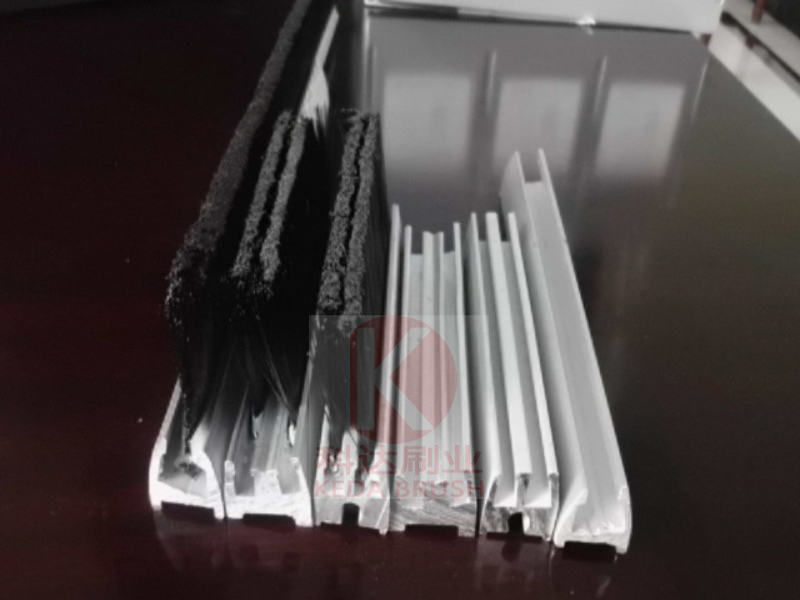 http://www.gyxrkzk.cn/uploads/allimg/210511/1-2105110932460-L.jpg